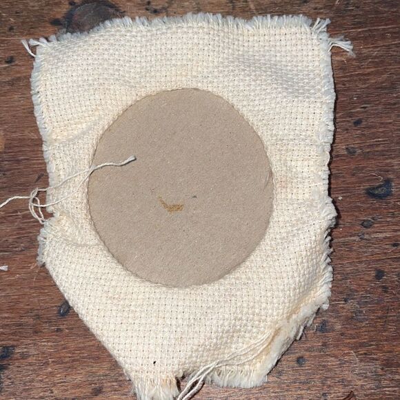 Set of 2 vintage homemade/handmade Santa Christmas ornaments in frames - Picture 4 of 8